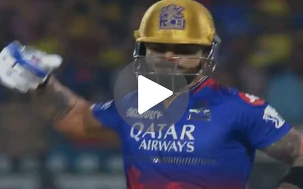 [Watch] Virat Kohli Punches His Bat In Anger After A Killer Cut-Shot Vs CSK